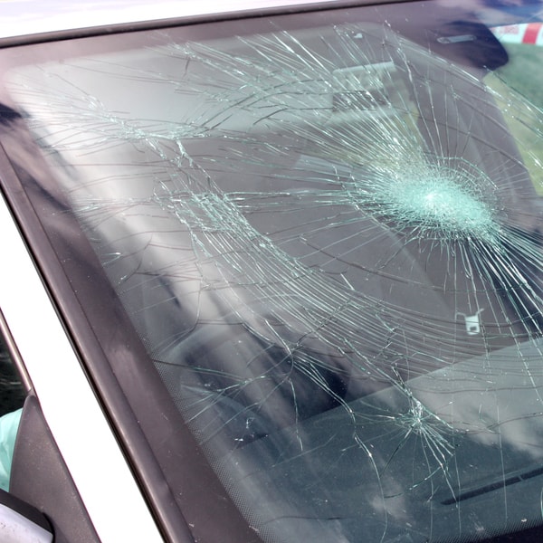 which auto glass replacement company to call and what is the price cost to fix windshield  in Arizona